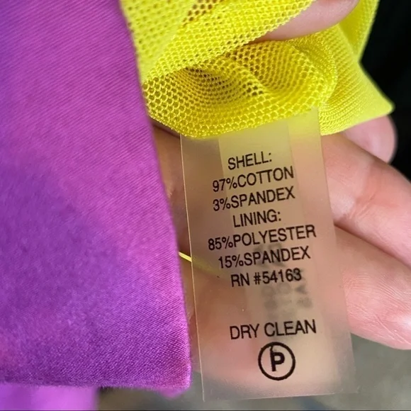 Andrew Marc New York Fuchsia V-neck Cap Sleeve Pleated Dress, size 4 - Picture 11 of 12